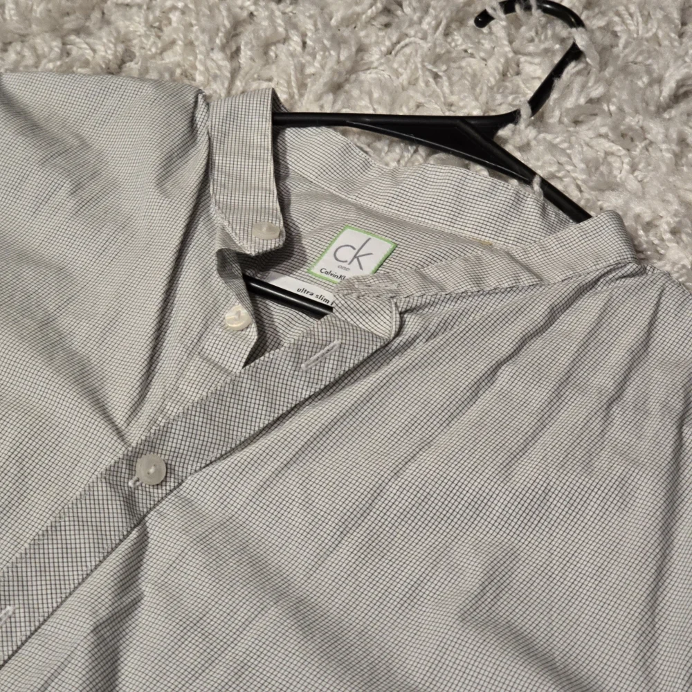 Calvin Klein Button Down Ultra SlimFit Stretch Dress Shirt - Picture 2 of 4